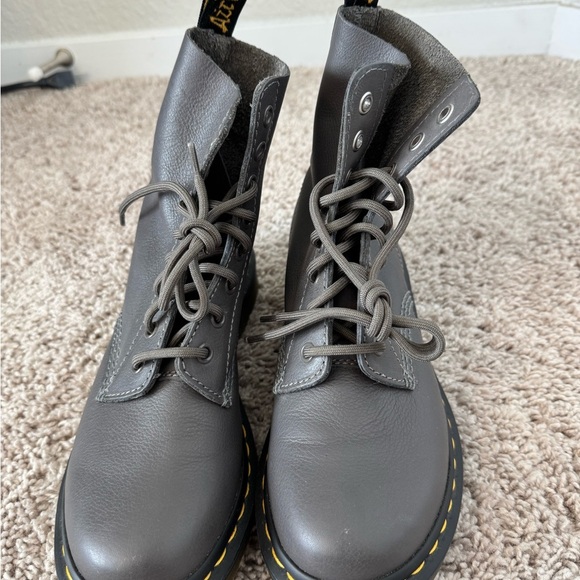 Dr. Marten 1460 Pascal Virginia Leather Boots - NWOT- Size 7 - Picture 2 of 6